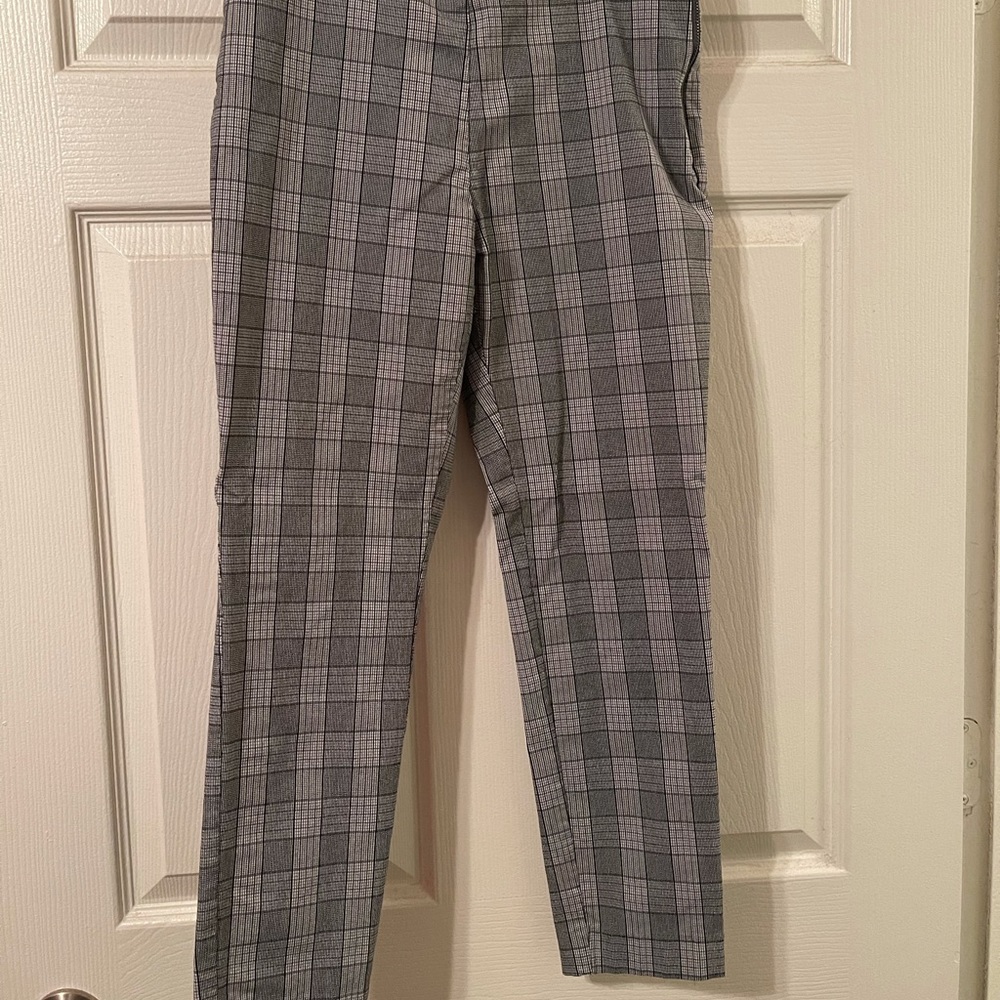 NEVER WORN A New Day plaid ankle dress pant with zipper